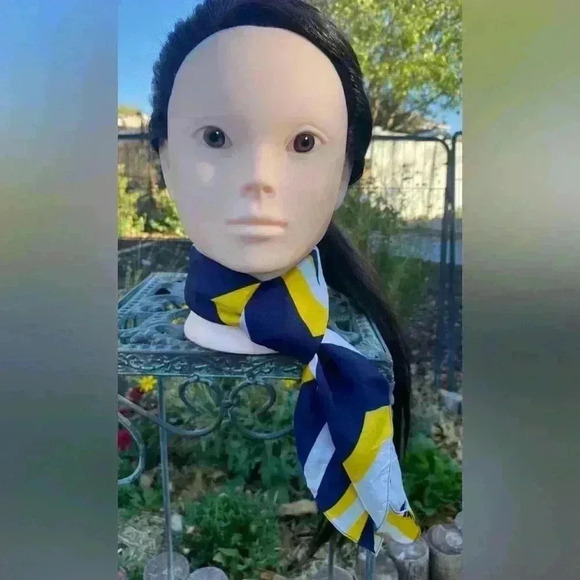 British Moderns scarf - Picture 2 of 5